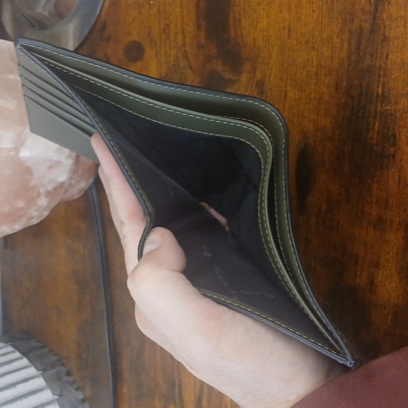 Like New! Michael Kors Men's Bifold Wallet - Olive, Tan, and White - Picture 8 of 10